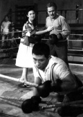 出賣拳頭