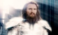 连姆·尼森演绎银色盔甲下的美版“宙斯”——《诸神之战》