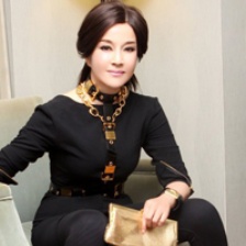 刘晓庆霸气打造冷艳女王style 紧身束腰显贵气