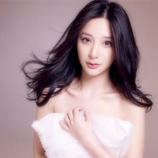熊乃瑾披柔順長發(fā)飄逸性感 隔衣抓胸露白嫩美腿
