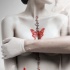 《女蛹》曝血腥爱情制作特辑 小清新大战重口味