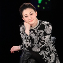 专访李小冉：穿肚兜“色诱”余少群 狂扇信耳光