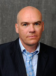 约翰· 迈克尔·麦克道纳格