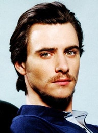 harry lloyd 少于30人评分 出生日期:1983-11-17 国籍:英国 职业