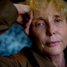 克莱尔·丹尼斯