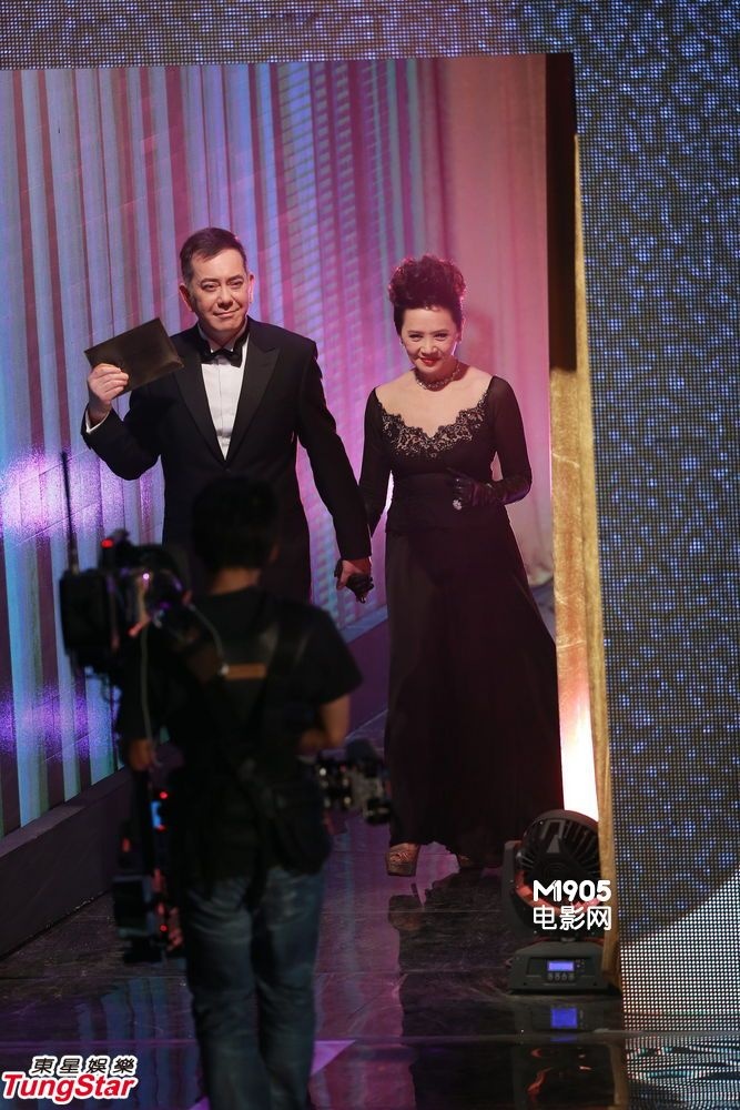 黄秋生颁奖叶德娴搞笑图片