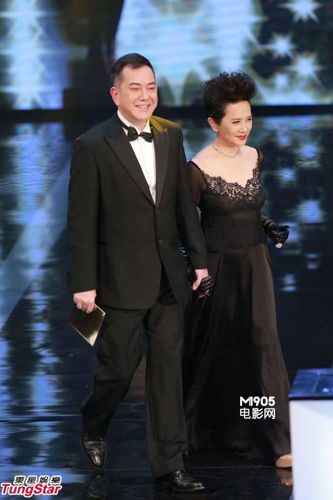 黄秋生颁奖叶德娴搞笑图片