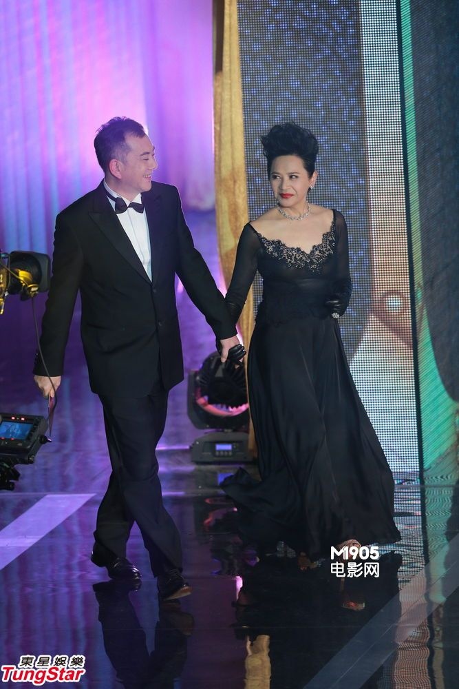 黄秋生颁奖叶德娴搞笑图片