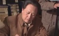 唐國(guó)強(qiáng)片場(chǎng)秀書(shū)法一心二用 紅燒肉變成“繞燒肉”