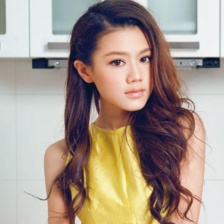 周秀娜登時尚雜志 舒服窩沙發(fā)盡顯溫柔嫻靜性感