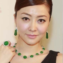 熊黛林感谢旧爱祝福大秀深V 否认恋上同性密友