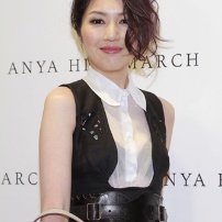 杨千嬅笑称患父母妄想症 谢婷婷与男友感情稳定