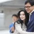 《绝地逃亡》亮相戛纳 成龙、范冰冰亲密熊抱