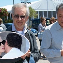 李安亮相评委会午宴 妮可·基德曼送大厨贴面吻