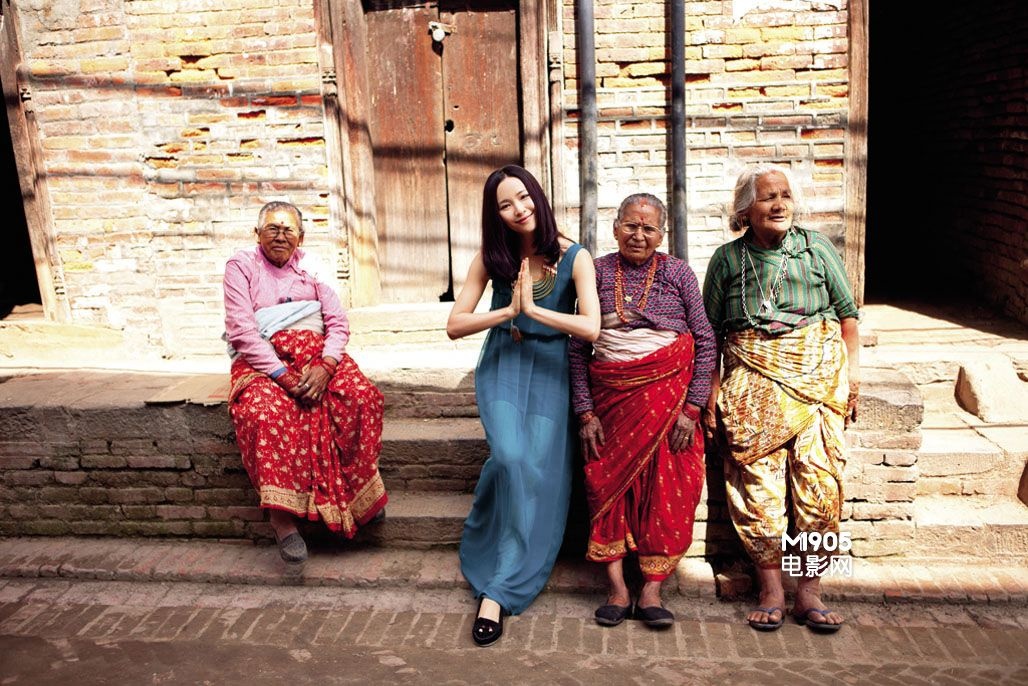 江一燕尼泊尔写真恬静淡雅 穿民族服饰显森女范_明星