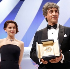 布鲁斯·邓恩斩获最佳男演员 导演佩恩代替领奖