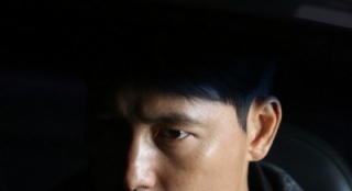 鄭雨盛新片《監(jiān)視者們》將映 出道19年首演反派