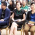 劉孜黑套裙小露美腿 亮相兒童公益比賽談愛子