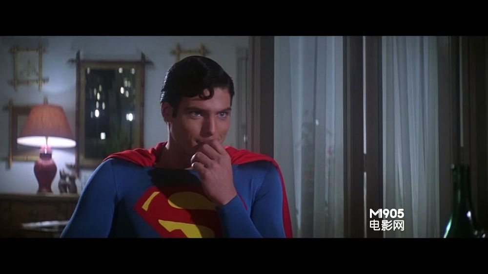 总共上映了4部,而这4部的超人全部由克里斯托弗·里夫饰演,从超人的母