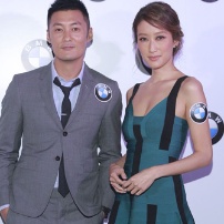 谢婷婷身穿低胸短裙上围缩水 称仍爱前任安志杰