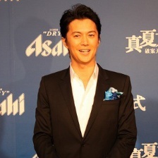 福山雅治空降臺(tái)灣人氣高 滿頭大汗微笑致影迷