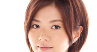 美女能世安奈與重松隆志結(jié)婚 相識10年終成眷屬