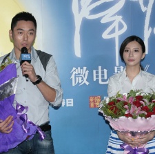微電影《降落》首映 熊乃瑾因流浪狗結(jié)緣李東學(xué)