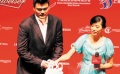 姚明携爱妻上演电影处女作 惊喜同时烦恼多