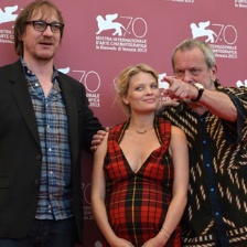 主競(jìng)賽片《零點(diǎn)定理》發(fā)布會(huì) 梅蘭尼挺大肚亮相