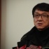 成龙曝明年将合作张艺谋 谈返乡见兄长欲修祠堂