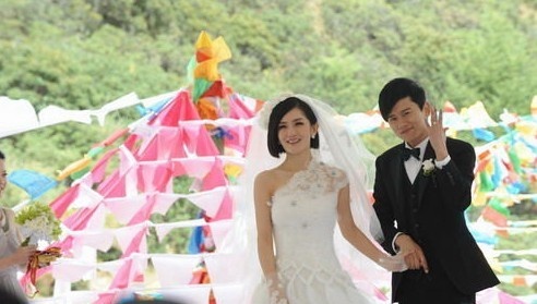 谢娜微博传昔日接亲视频 庆祝与张杰结婚两周