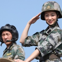 電影《目標戰》制作完成 主持人李蜜成最美女兵