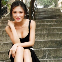 《变形金刚4》性感女神：赵茜游走电影中的香港