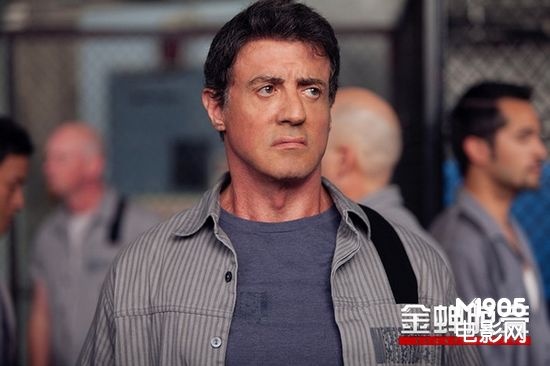 史泰龙僵硬的表情让人出戏