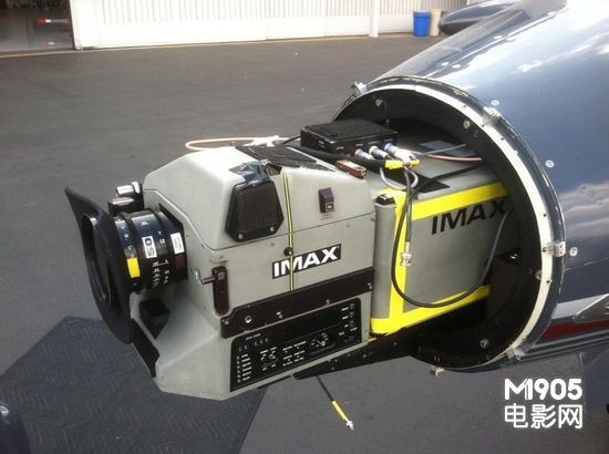 诺兰拍新电影奇招连连 imax摄影机绑在飞机前