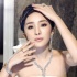 杨幂自曝穿婚纱很有幸福感 称对婚礼完全未知