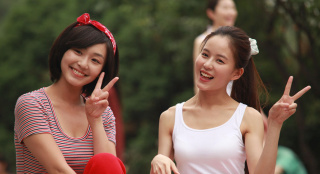 《怒放》曝“女神”劇照 溫心造型致敬理想年代