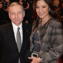 《古迹卫士》首映 杨紫琼性感乔治·克鲁尼帅气