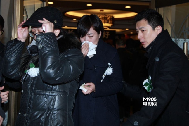 王小帅管虎送行葛优献花圈