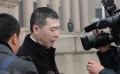 “兩會”委員馮小剛被記者圍堵 陳凱歌避談工作