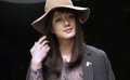佟大為女裝妖嬈亮相 攜手周迅關(guān)注“早更女友”