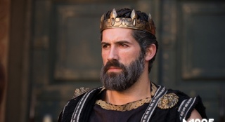 《大力神》發(fā)布菲特律王劇照 希臘神話虎毒食子