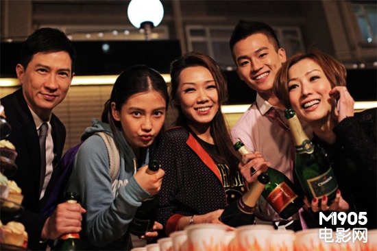 《临时同居》杀青AB雷装亮相 张家辉爆笑点赞_港台_电影网_M1905.com