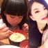 王诗龄吃面萌翻网友 李湘烈焰红唇出镜抱爱女