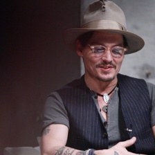 约翰尼·德普耍宝上演模仿秀 自曝最爱杰克船长