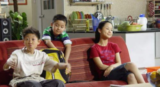 杨紫张一山演情侣 网友八卦追问：有吻戏吗？