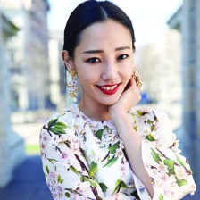 白百何復(fù)古紅唇時(shí)尚大片 花朵裙裝盡顯春日氣息