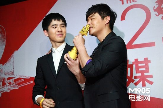 陈思诚击败赵薇大影节摘奖 曝新作堪比《泰囧