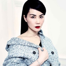 王菲登时尚杂志封面 黑白简约红唇夺目气场强大