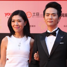 "溫太醫(yī)"攜手蘇芒亮相上影節(jié) 經(jīng)典黑白配上陣